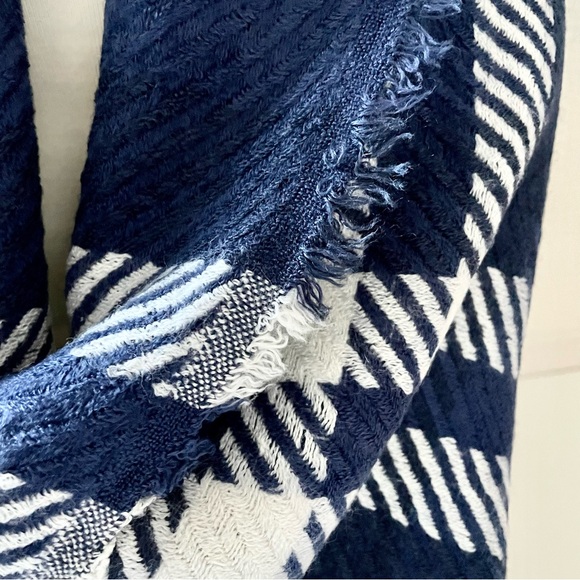 Simonetta Soft Acrylic Weave Plaid Infinity Scarf. Navy & Ivory, NWT - Picture 4 of 7
